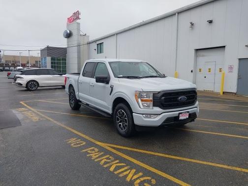 SPACE WHITE METALLIC 2021 Ford F-150 XLT Truck