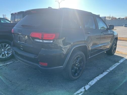 2019 Jeep Grand Cherokee LAREDO