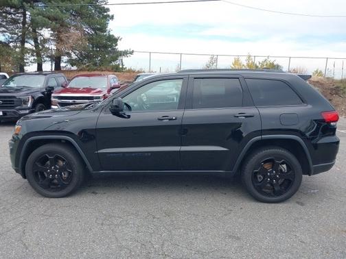 2019 Jeep Grand Cherokee LAREDO