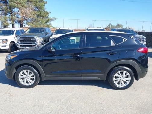 Black Noir Pearl 2019 Hyundai TUCSON VALUE