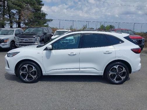 OXFORD WHITE 2023 Ford Escape ST-LINE SELECT