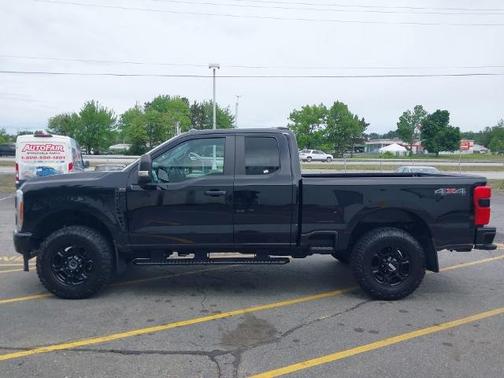 AGATE BLACK 2023 Ford F-350 XL