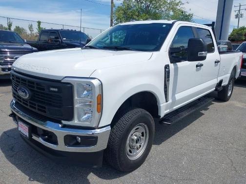 OXFORD WHITE 2024 Ford F-250 XL