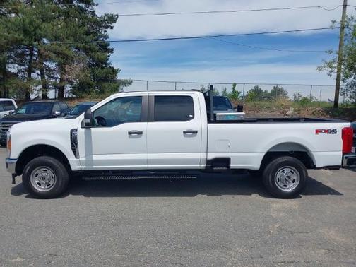 OXFORD WHITE 2024 Ford F-250 XL