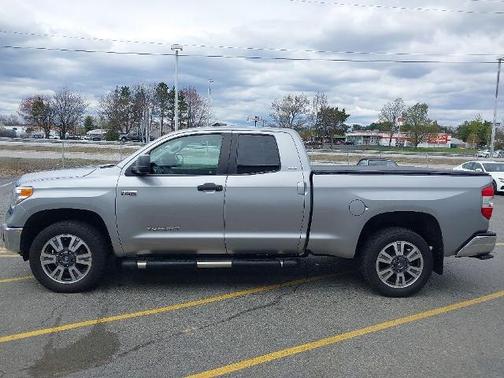 Silver Sky Metallic 2017 Toyota Tundra SR5