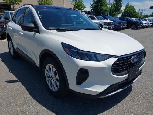 STAR WHITE METALLIC TRI-COA 2023 Ford Escape ACTIVE
