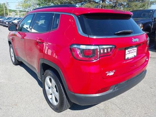 Redline Pearlcoat 2018 Jeep Compass LATITUDE