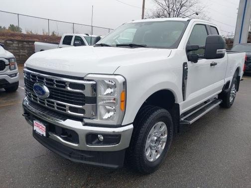 OXFORD WHITE 2023 Ford F-250 XLT
