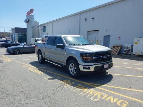 ICONIC SILVER METALLIC 2025 Ford F-150 XLT