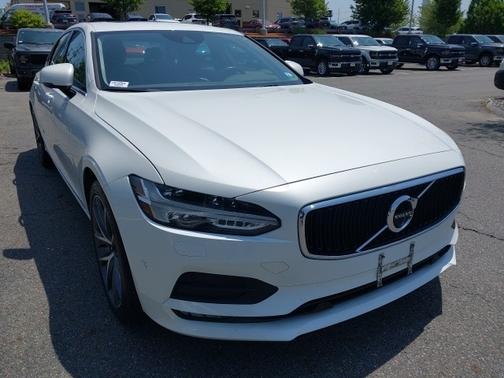2018 Volvo S90 T6 MOMENTUM