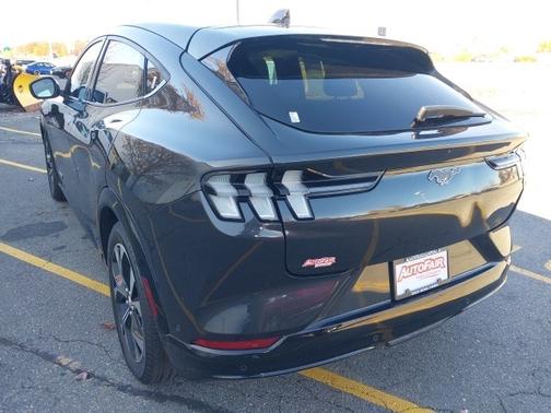 2022 Ford Mustang Mach-E PREMIUM