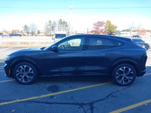 2022 Ford Mustang Mach-E PREMIUM