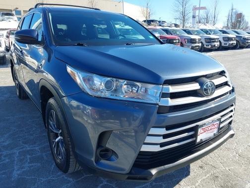 2019 Toyota Highlander LE