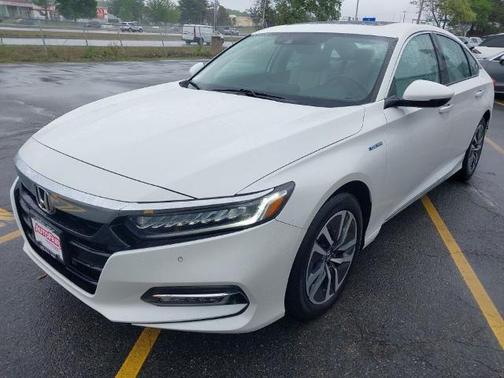 White 2018 Honda Accord TOURING