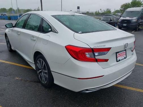 White 2018 Honda Accord TOURING