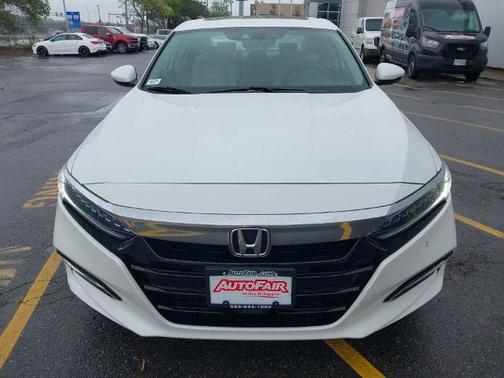 White 2018 Honda Accord TOURING