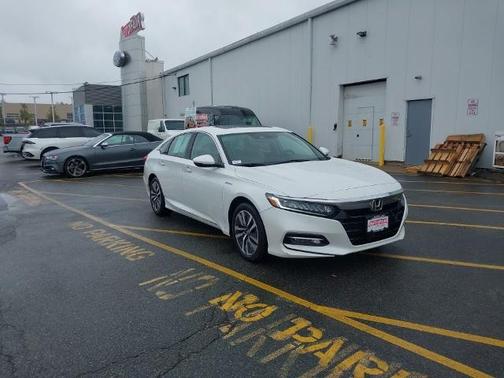 White 2018 Honda Accord TOURING