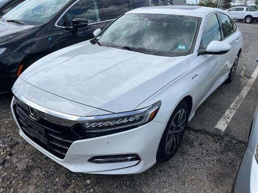 White 2018 Honda Accord TOURING