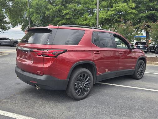 Radiant Red Tintcoat 2023 Chevrolet Traverse RS