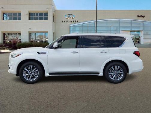 2023 INFINITI QX80 Luxe