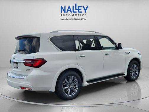 2023 INFINITI QX80 Luxe