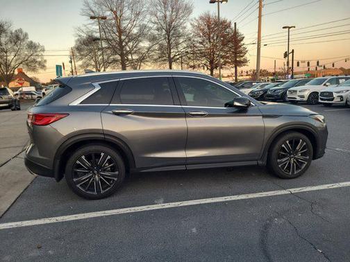 2022 INFINITI QX50 LUXE