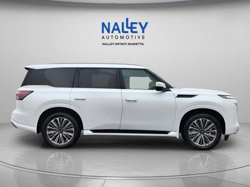 2025 INFINITI QX80 Luxe