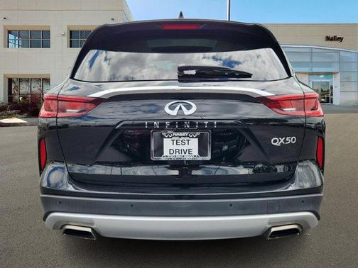 2022 INFINITI QX50 LUXE