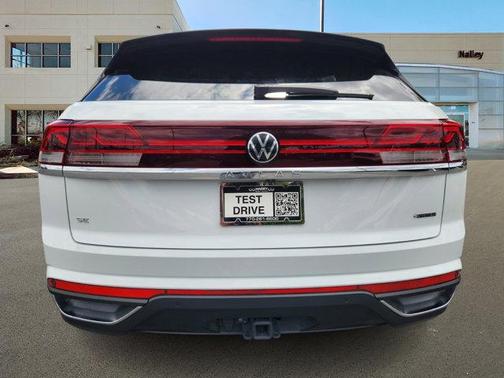 2024 Volkswagen Atlas Cross Sport 2.0T SE w/Technology 4MOTION