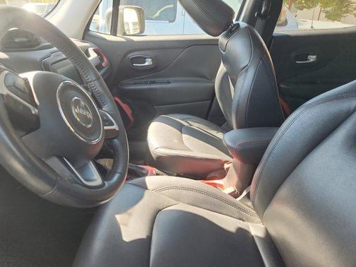 2016 Jeep Renegade Trailhawk