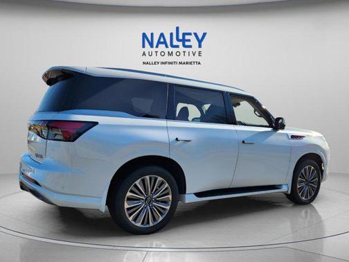 2025 INFINITI QX80 Luxe