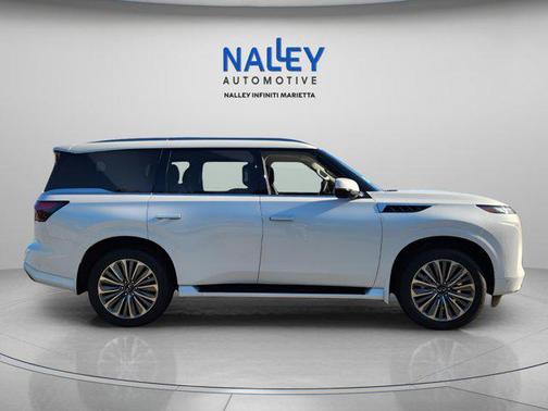 2025 INFINITI QX80 Luxe