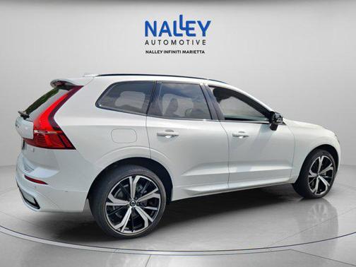2022 Volvo XC60 Recharge Plug-In Hybrid T8 R-Design