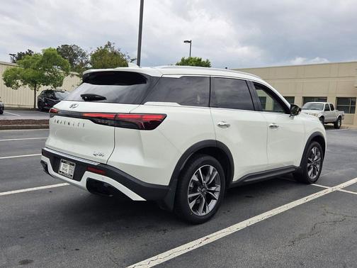 Majestic White 2023 INFINITI QX60 Luxe