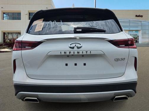 2022 INFINITI QX50 LUXE