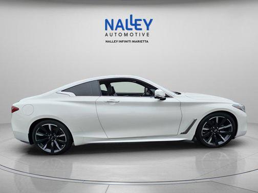 2022 INFINITI Q60 LUXE