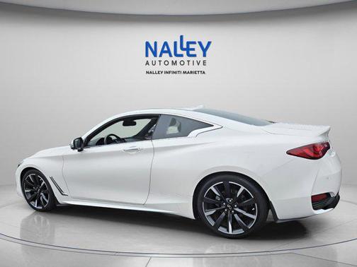 2022 INFINITI Q60 LUXE