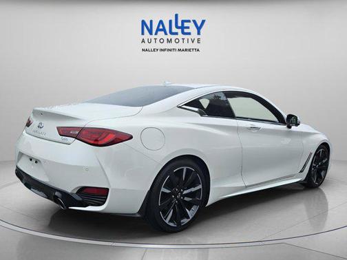 2022 INFINITI Q60 LUXE