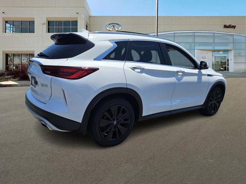 2022 INFINITI QX50 LUXE