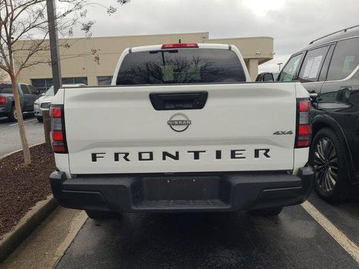 2023 Nissan Frontier S