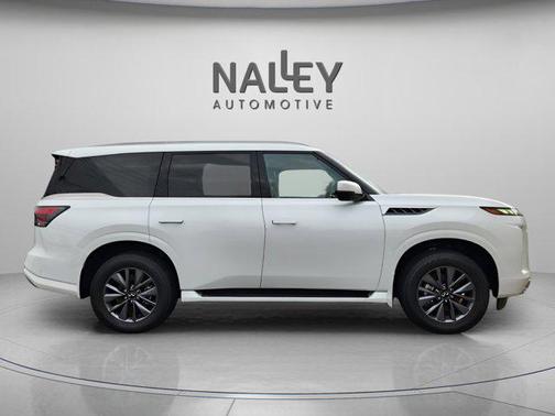 2025 INFINITI QX80 PURE