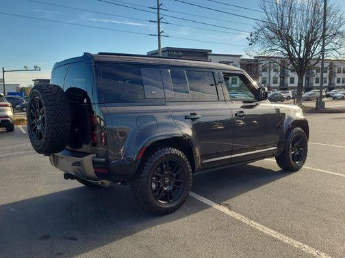 2023 Land Rover Defender 110 X-Dynamic SE