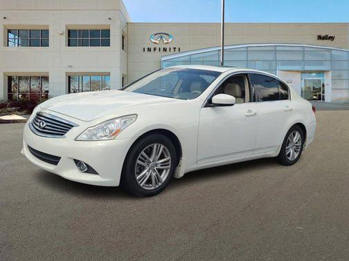 2015 INFINITI Q60 Journey
