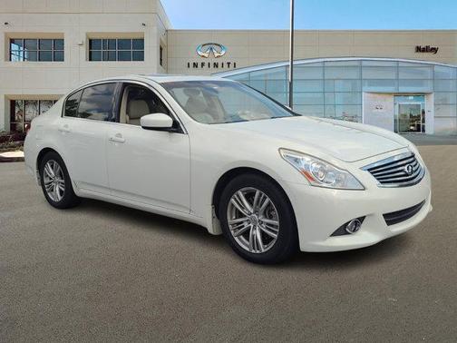 2015 INFINITI Q60 Journey