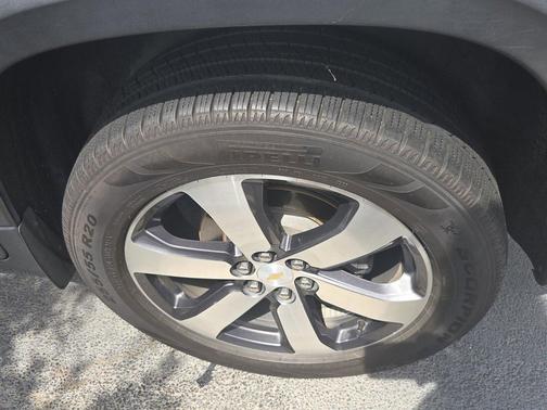 Graphite Metallic 2018 Chevrolet Traverse LT Leather