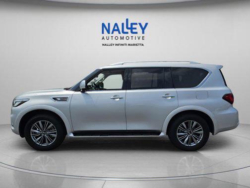 2022 INFINITI QX80 Luxe