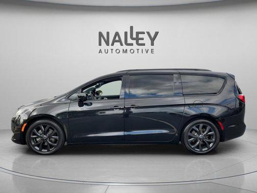 2018 Chrysler Pacifica Touring-L