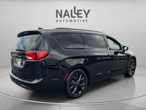 2018 Chrysler Pacifica Touring-L