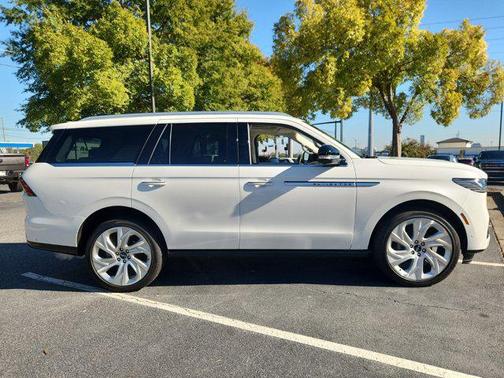 2025 Lincoln Navigator Reserve