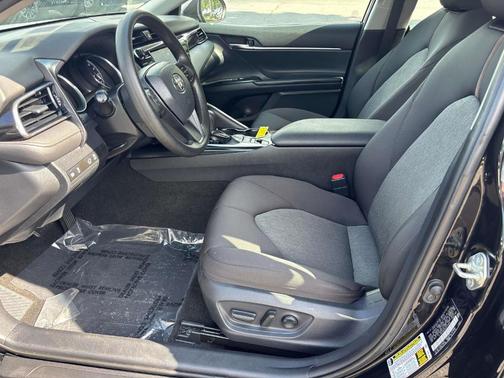 2019 Toyota Camry Hybrid LE